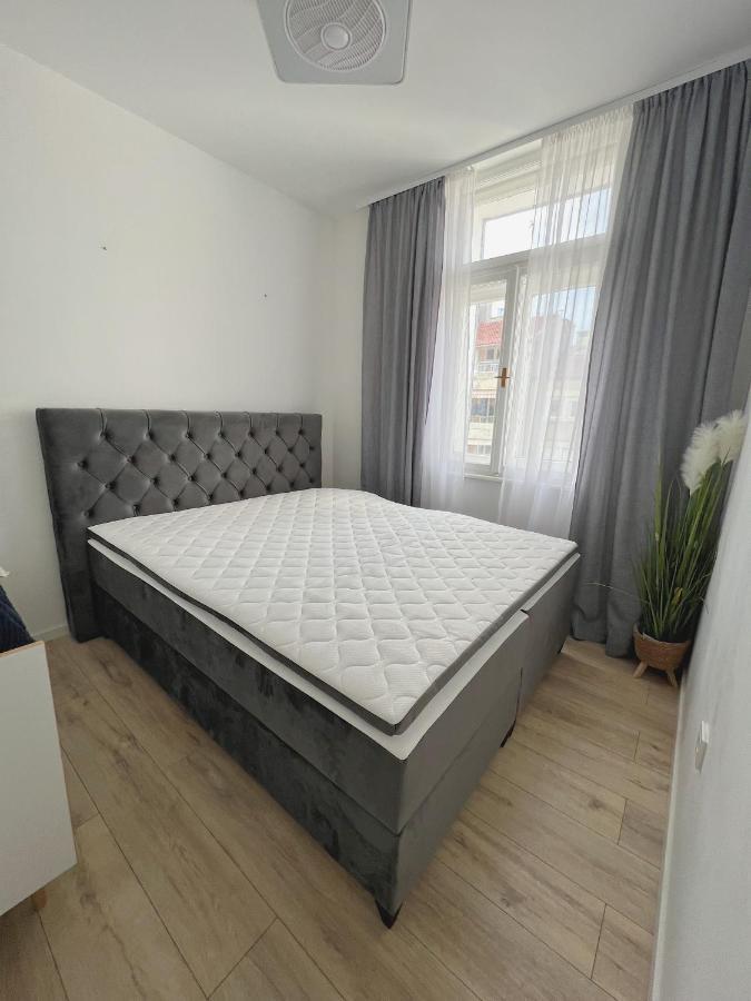 New Stylish & Modern Studio Apart - With Sea View Apartment Pula Bagian luar foto